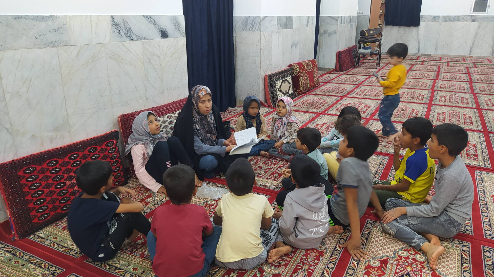 کتابخانه شهید شریفنیا نقطه ثقل دهستان است