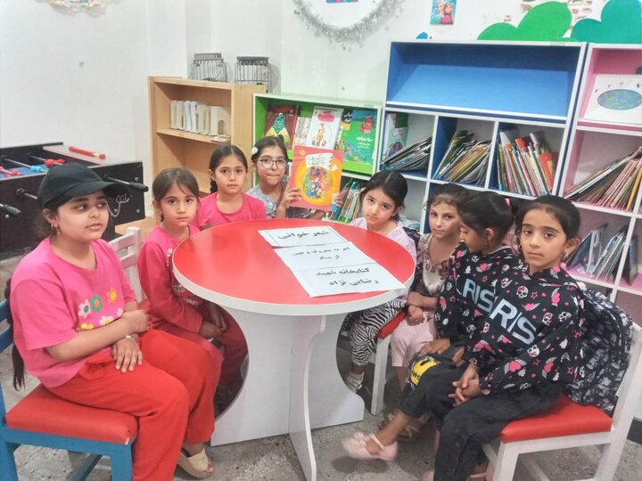 کتابخانه تنها مرکز فرهنگی فعال و پاتوق کودکان روستای پشتقلعه است