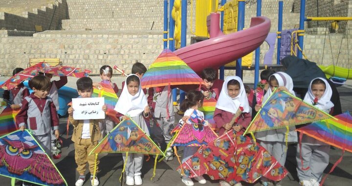 کتابخانه تنها مرکز فرهنگی فعال و پاتوق کودکان روستای پشتقلعه است