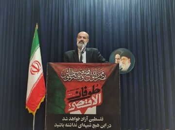 حضور مدیرکل کتابخانه های عمومی استان قم در نماز جمعه پردیسان