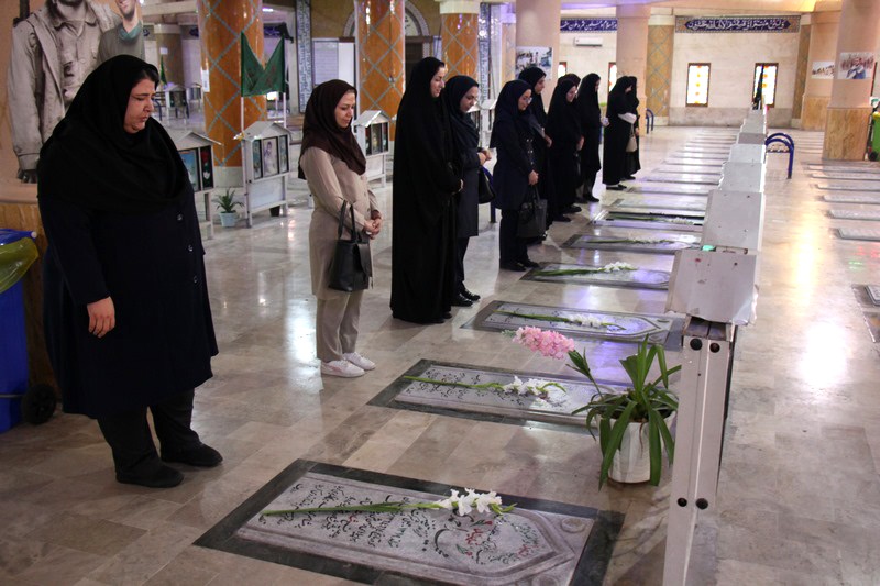 تجدید پیمان کتابداران کتابخانههای عمومی استان بوشهر با شهدا