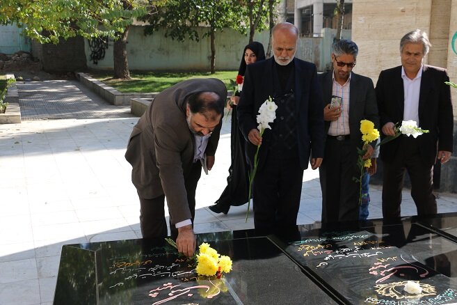 جامعه کتابداران متعهد، متخصص و دلسوز فرهنگ هستند