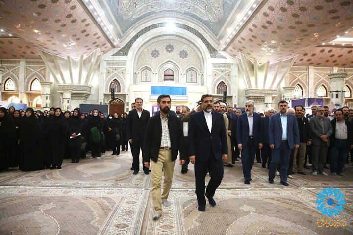 تجدید بیعت مسئولان فرهنگی، دست اندرکاران هفته کتاب، کتابداران و کارکنان نهاد کتابخانه های عمومی کشور با آرمان های امام راحل - آبان 1402