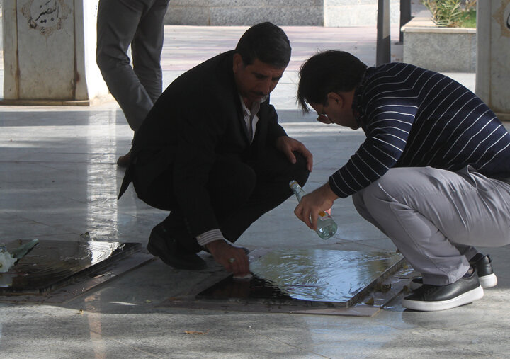 تجدید میثاق کارکنان ادارهکل کتابخانههای عمومی ایلام با آرمان های شهدا