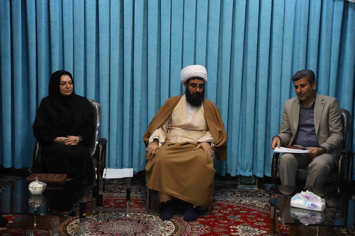 لزوم آموزش تند خوانی و مطالعه صحیح برای اعضای کتابخانههای عمومی