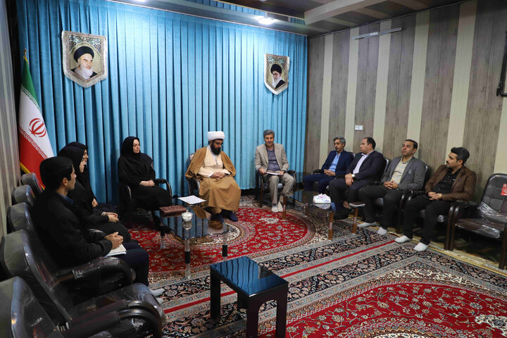 لزوم آموزش تند خوانی و مطالعه صحیح برای اعضای کتابخانههای عمومی