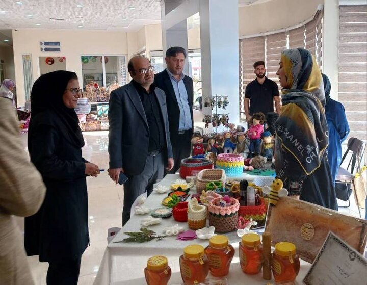 افتتاح نمایشگاه کسب و کارهای کوچک و مشاغل خانگی در کتابخانه سپهبد شهید حاج قاسم سلیمانی