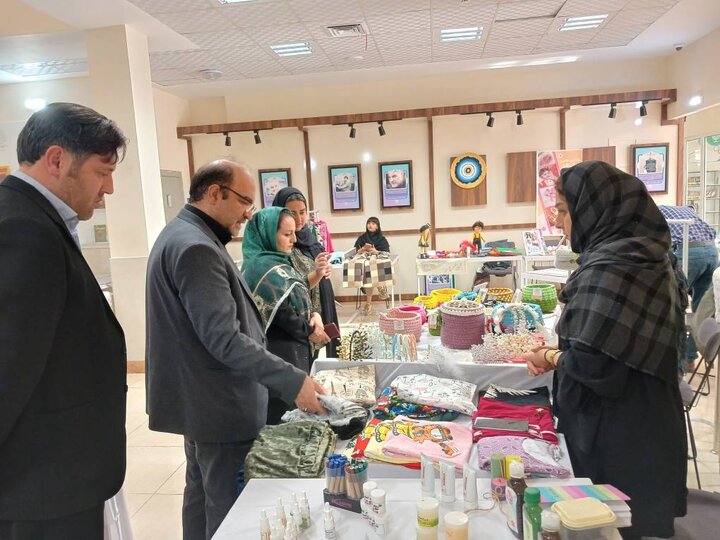 افتتاح نمایشگاه کسب و کارهای کوچک و مشاغل خانگی در کتابخانه سپهبد شهید حاج قاسم سلیمانی