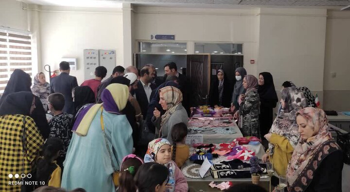 افتتاح نمایشگاه کسب و کارهای کوچک و مشاغل خانگی در کتابخانه سپهبد شهید حاج قاسم سلیمانی