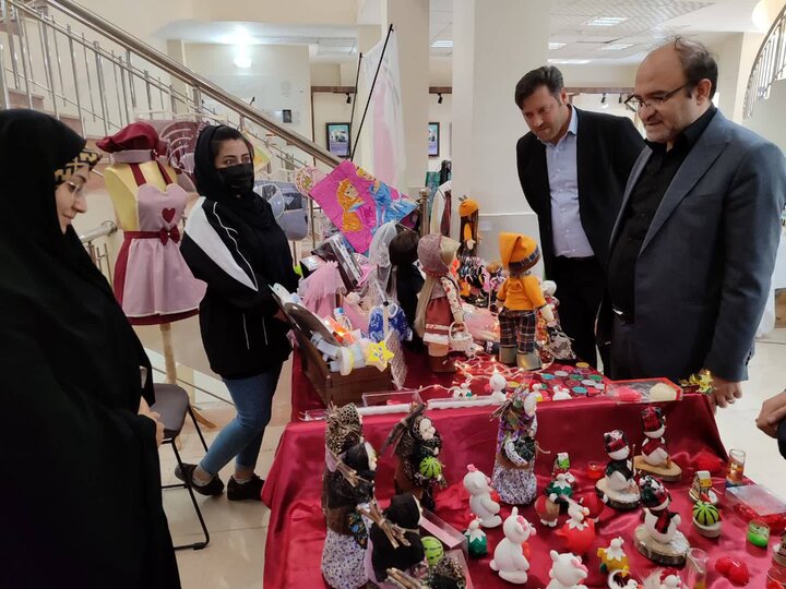 افتتاح نمایشگاه کسب و کارهای کوچک و مشاغل خانگی در کتابخانه سپهبد شهید حاج قاسم سلیمانی