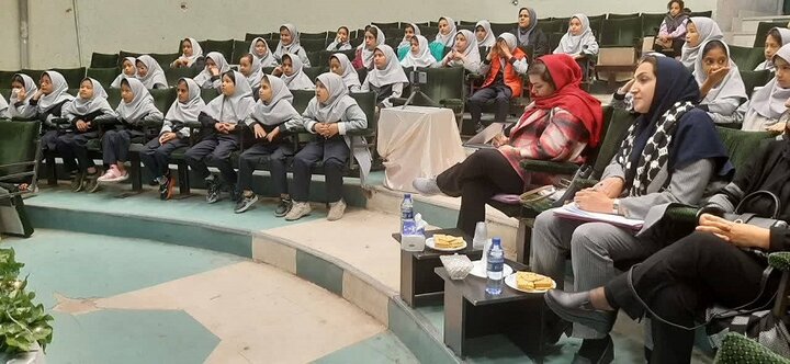 دومین جشنواره قصهگویی «شوغاتیه» در دلیجان برگزار شد