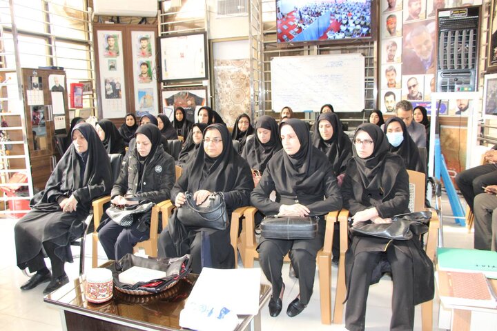 تجدید میثاق کارکنان کتابخانههای عمومی کرمان با آرمانهای والای شهدا