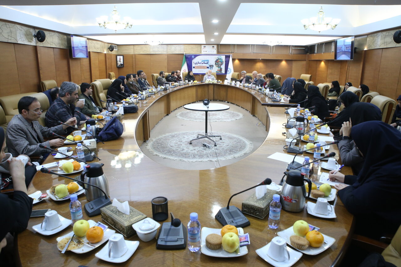 در جریان «کتابسازی»، مواجهه خلاقانه با محتوا و زبان فراموش میشود