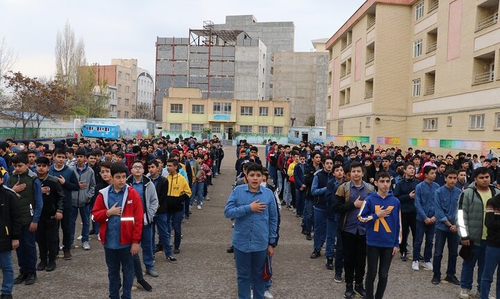 زنگ کتاب در مدرسه امید انقلاب اردبیل نواخته شد