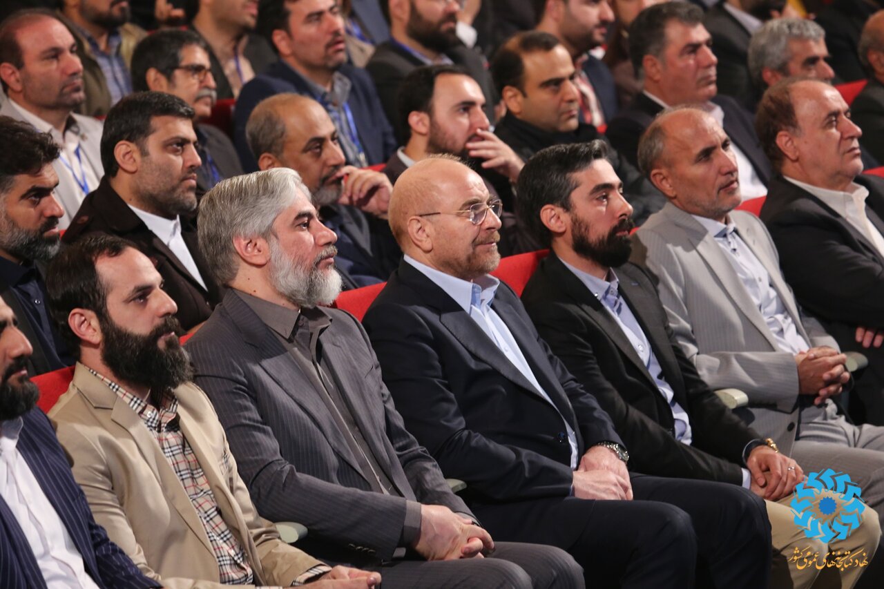 جایگاه ممتاز کتابخانه های عمومی در میان تمامی ظرفیتهای فرهنگی جمهوری اسلامی ایران/ همدلی و همکاری بیش از پول، تحول آفرین است