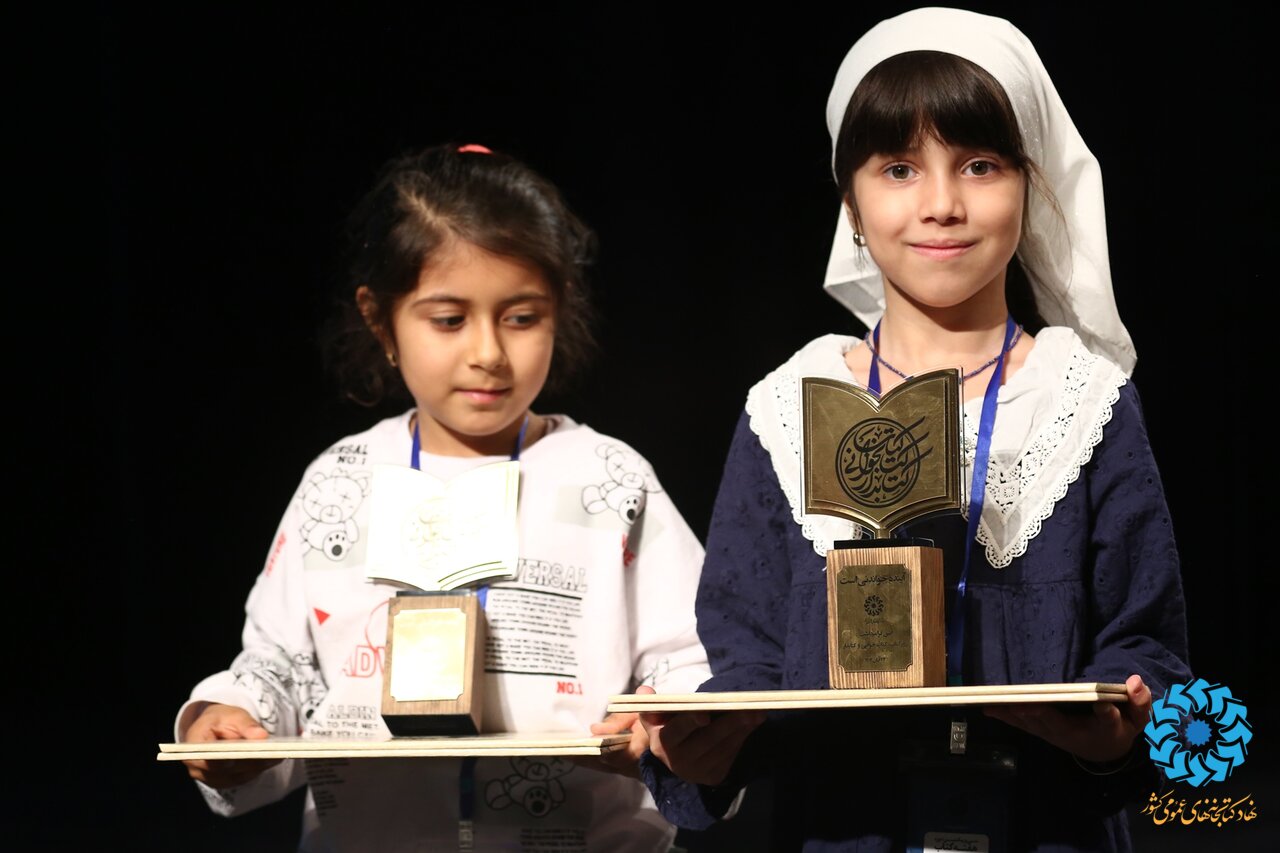 جایگاه ممتاز کتابخانه های عمومی در میان تمامی ظرفیتهای فرهنگی جمهوری اسلامی ایران/ همدلی و همکاری بیش از پول، تحول آفرین است