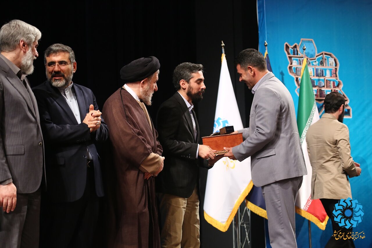 جایگاه ممتاز کتابخانه های عمومی در میان تمامی ظرفیتهای فرهنگی جمهوری اسلامی ایران/ همدلی و همکاری بیش از پول، تحول آفرین است