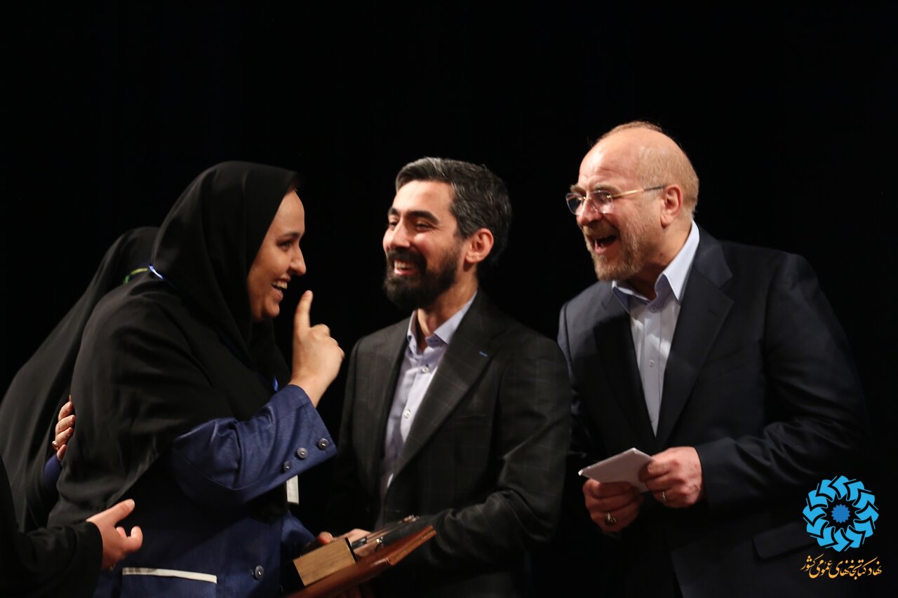 جایگاه ممتاز کتابخانه های عمومی در میان تمامی ظرفیتهای فرهنگی جمهوری اسلامی ایران/ همدلی و همکاری بیش از پول، تحول آفرین است