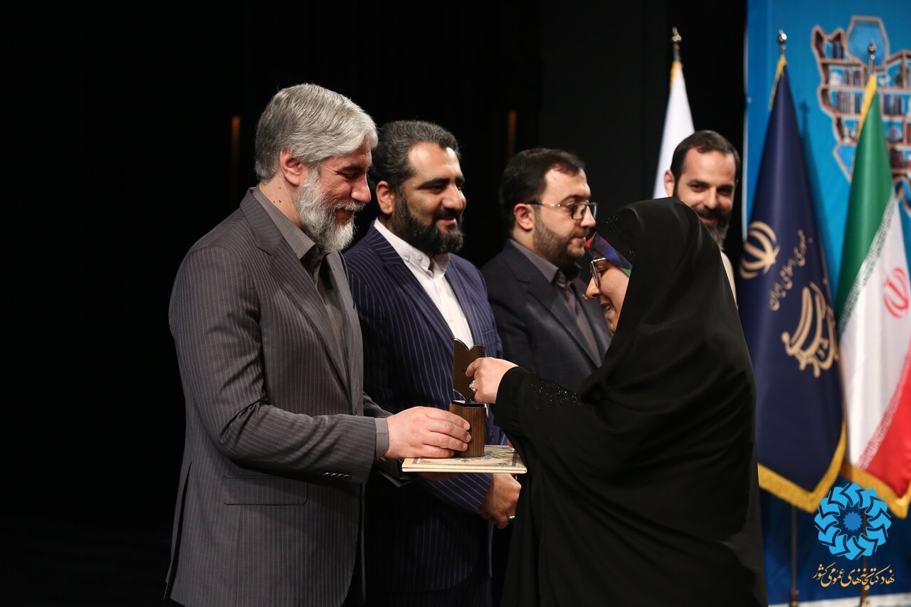 جایگاه ممتاز کتابخانه های عمومی در میان تمامی ظرفیتهای فرهنگی جمهوری اسلامی ایران/ همدلی و همکاری بیش از پول، تحول آفرین است