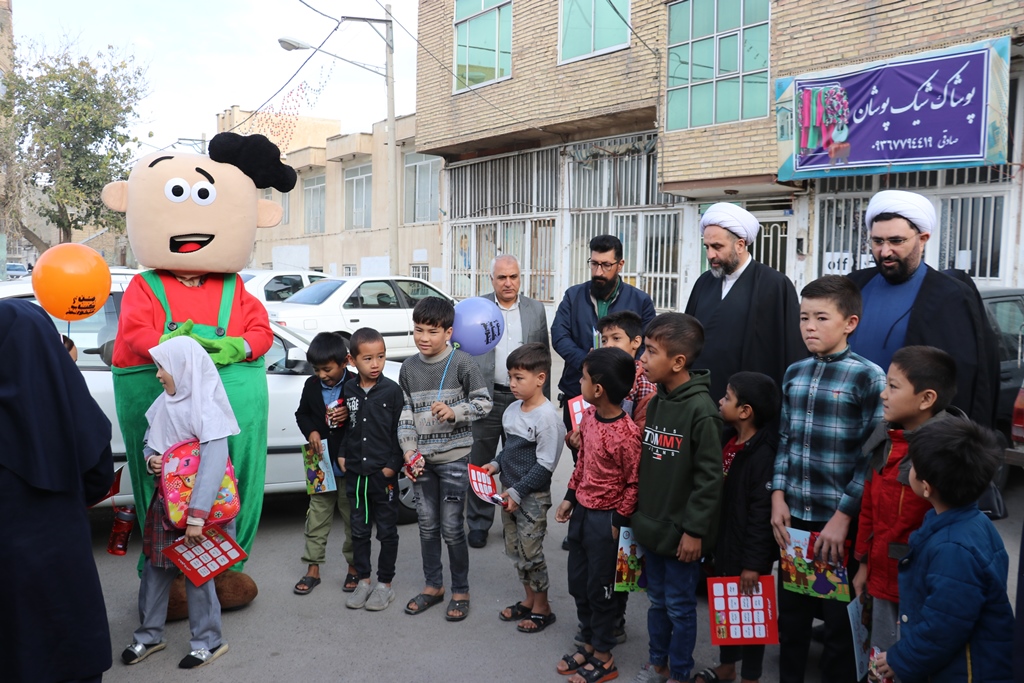 کتابخانه سیار حرکت در مسیر ترویج فرهنگ کتاب و کتابخوانی را پرشتابتر میکند