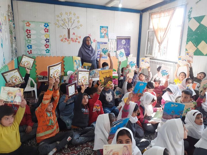 «کاروان کتابخوانی» کتابخانههای عمومی آذربایجانغربی راهی مناطق کم برخوردار شد