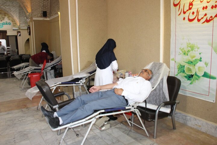 کتابداران، کارکنان و اعضای کتابخانههای عمومی کرمان به پویش «کتابخون» پیوستند