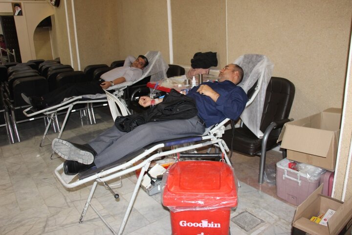 کتابداران، کارکنان و اعضای کتابخانههای عمومی کرمان به پویش «کتابخون» پیوستند