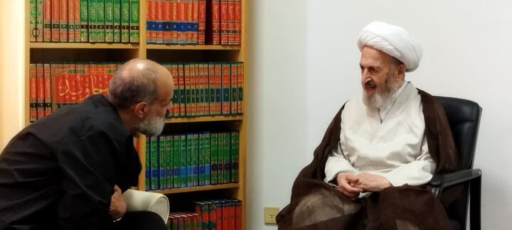 وظیفه سنگین کتابداران در راهنمایی جوانان برای مطالعه کتاب های صحیح و سالم