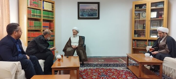 وظیفه سنگین کتابداران در راهنمایی جوانان برای مطالعه کتاب های صحیح و سالم