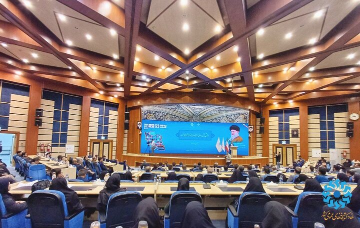 مدارس را باید درگیر کناب و کتابخوانی کنیم