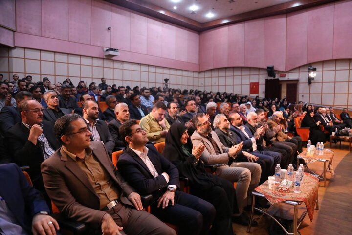 آیین تجلیل از فعّالان عرصهی کتاب و کتابخوانی استان مازندران برگزار شد