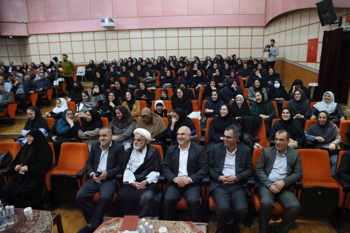 آیین تجلیل از فعّالان عرصهی کتاب و کتابخوانی استان مازندران برگزار شد