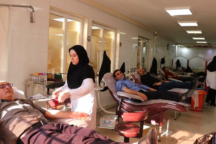 شرکت کتابداران و کارکنان کتابخانه های عمومی استان اردبیل در پویش « کتاب خون»