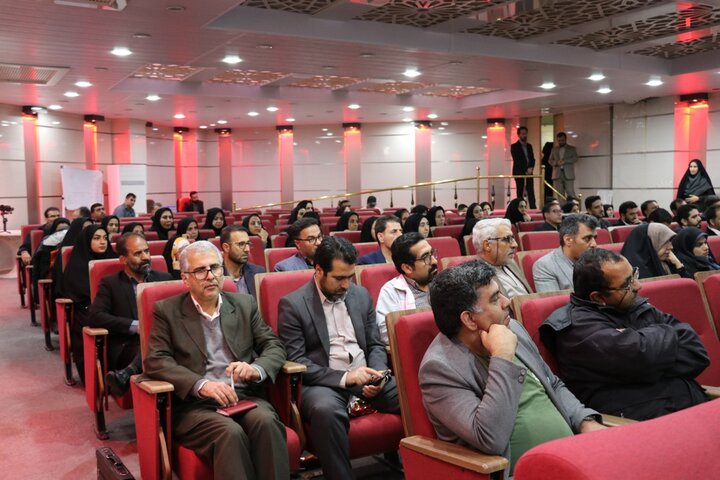 کتابداران به صورت مستقیم به توسعه فرهنگی کشور کمک میکنند