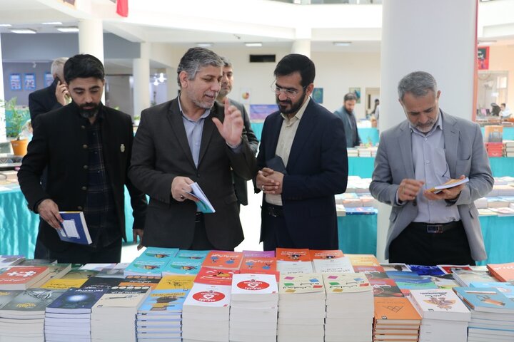 افتتاح نمایشگاه "برای آگاهی"