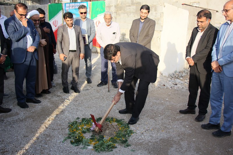 کلنگ ساخت ۲ کتابخانه روستایی در شهرستان دشتستان به زمین زده ‌شد