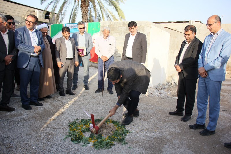 کلنگ ساخت ۲ کتابخانه روستایی در شهرستان دشتستان به زمین زده ‌شد