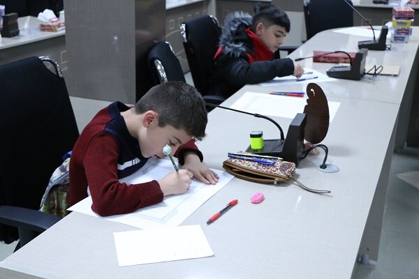 وقتی گلهای زندگی کاتبان کتاب وحی میشوند