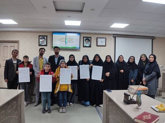 وقتی گلهای زندگی کاتبان کتاب وحی میشوند