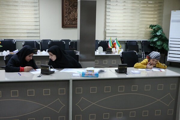 وقتی گلهای زندگی کاتبان کتاب وحی میشوند