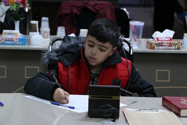 وقتی گلهای زندگی کاتبان کتاب وحی میشوند