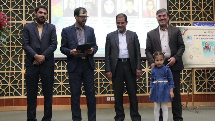 کتابخانههای عمومی، کتابخانههایی با گستره مخاطب عام و استانداردهای خاص هستند