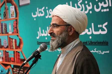 آیین تجلیل از فعالان عرصه کتاب و کتابخوانی در استان سمنان برگزار شد