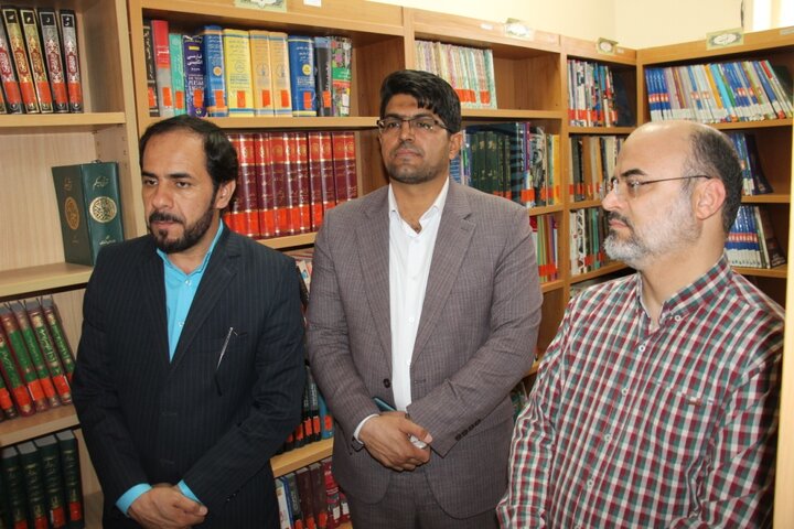 بازدید مدیرکل کتابخانه های عمومی کرمان از کتابخانه های عمومی شهرستان های شرق استان