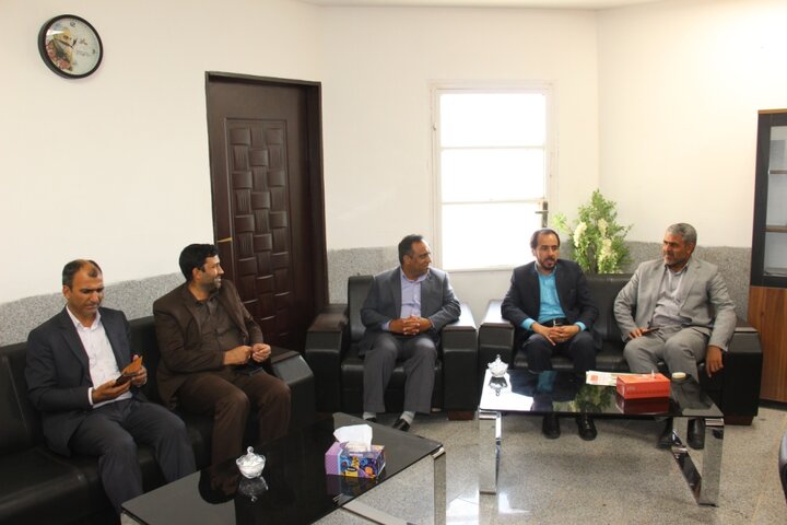 بازدید مدیرکل کتابخانه های عمومی کرمان از کتابخانه های عمومی شهرستان های شرق استان