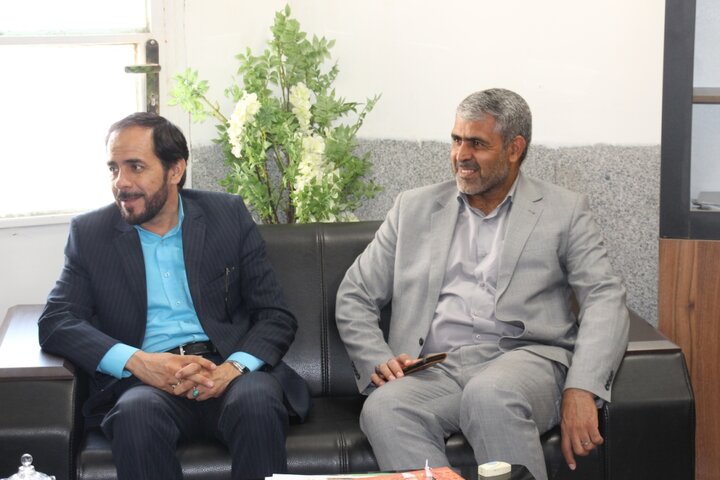بازدید مدیرکل کتابخانه های عمومی کرمان از کتابخانه های عمومی شهرستان های شرق استان