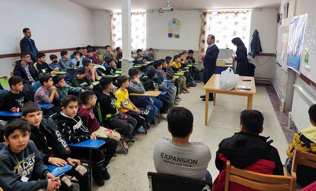 میزبانی کتابخانه های شهرستان بوکان از علاقه مندان به کتاب با اجرای برنامه های فرهنگی متنوع