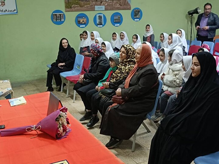 کتاب «مرغ سیاه» در شهرستان سلماس رونمایی و نقد شد