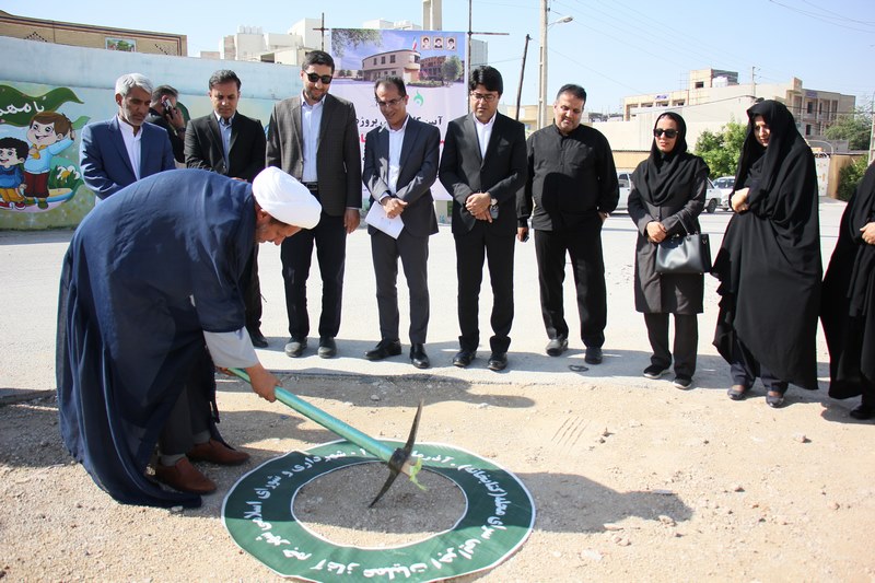 کلنگ ساخت دومین کتابخانه عمومی شهر جم به زمین زده شد