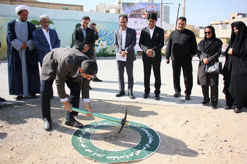 کلنگ ساخت دومین کتابخانه عمومی شهر جم به زمین زده شد